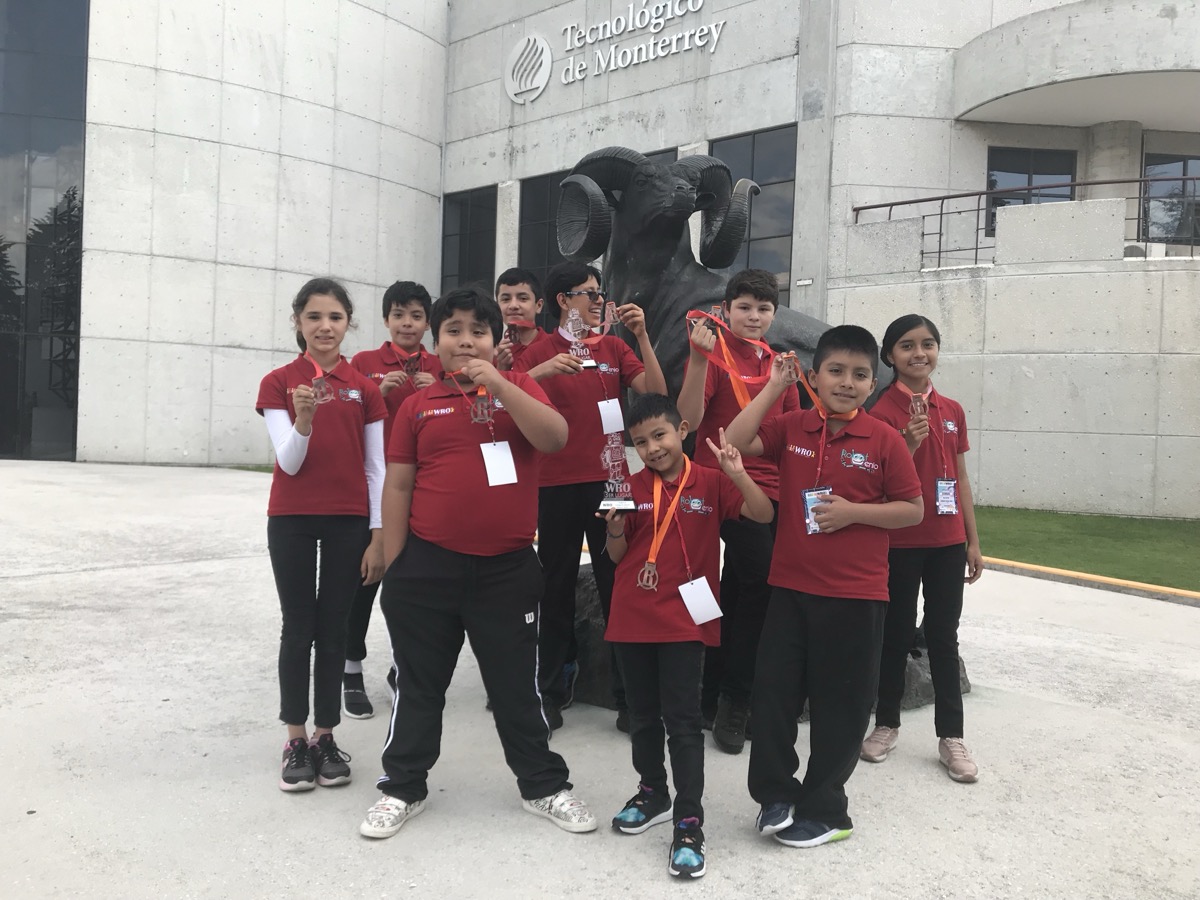 Tercer Lugar en World Robot Olympiad 2019 en Categorías Primaria y Secundaria